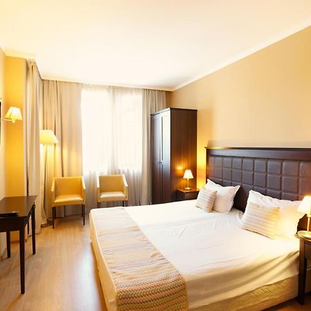 Royal Beach Apartment Sea View 2 Pantai Sunny Bagian luar foto