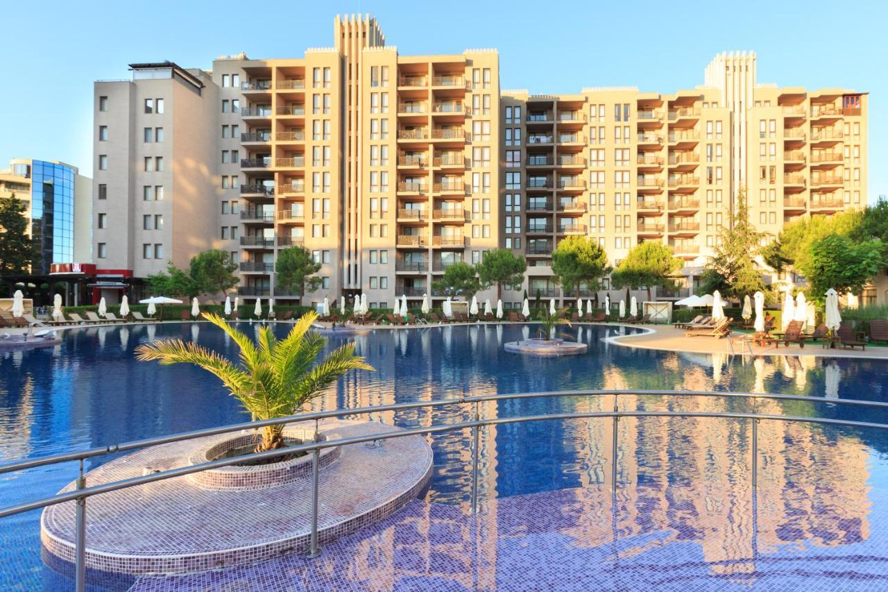 Royal Beach Apartment Sea View 2 Pantai Sunny Bagian luar foto