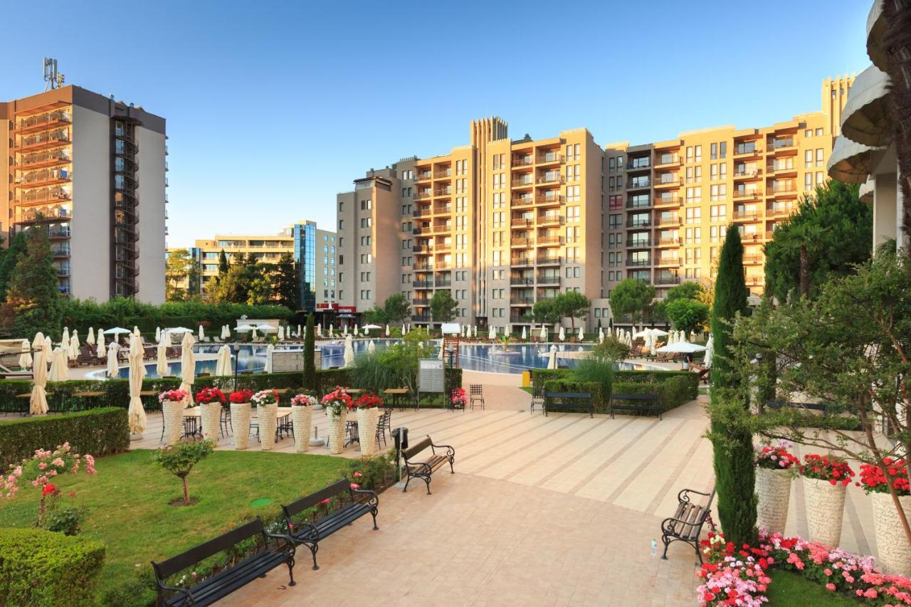 Royal Beach Apartment Sea View 2 Pantai Sunny Bagian luar foto