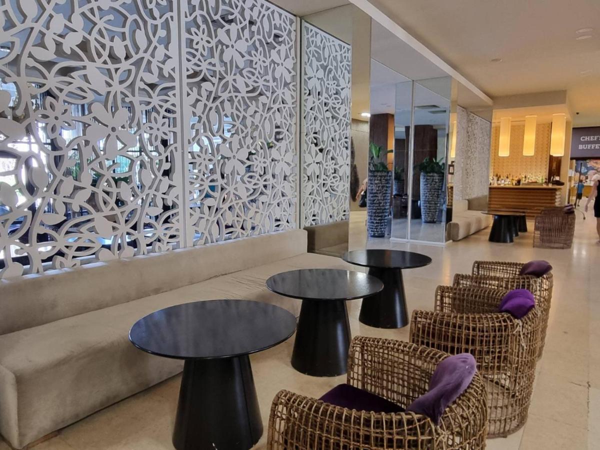 Royal Beach Apartment Sea View 2 Pantai Sunny Bagian luar foto